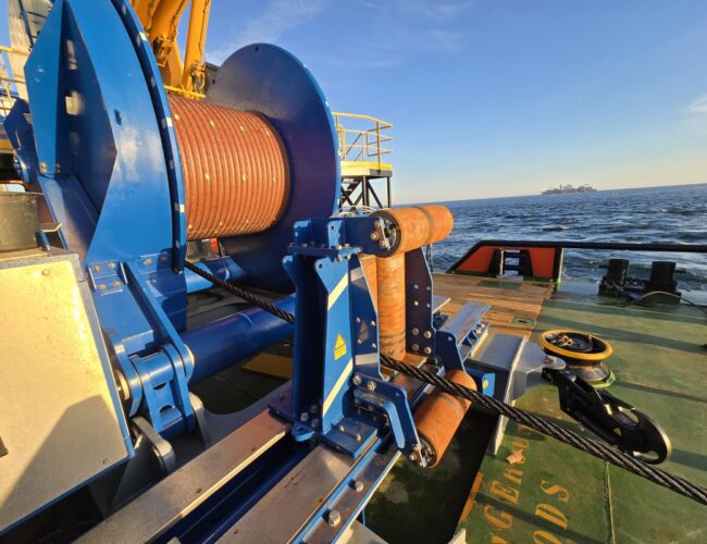 200-ton-hydraulic-winch-9-650x500