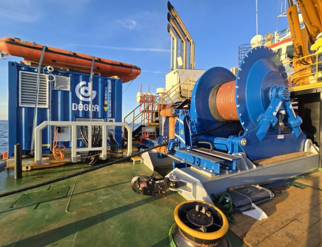 200-ton-hydraulic-winch-10-650x500